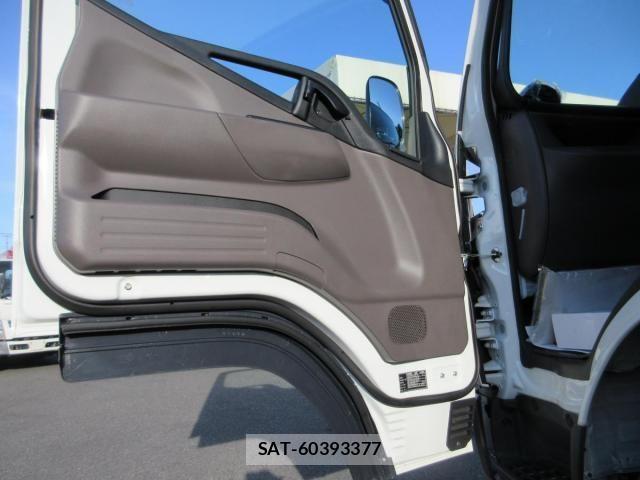 Mitsubishi CANTER 2024-10 719694-18