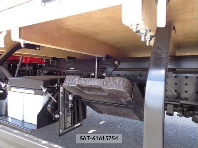 Mitsubishi CANTER 2024-10 858406-14