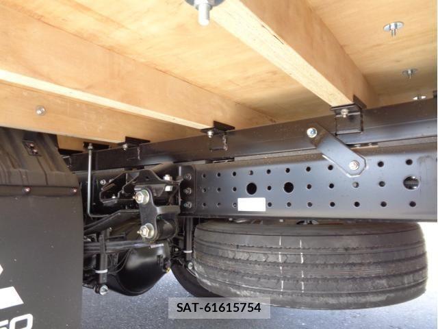 Mitsubishi CANTER 2024-10 858406-16