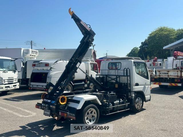 Mitsubishi CANTER 2019-04 830065-8