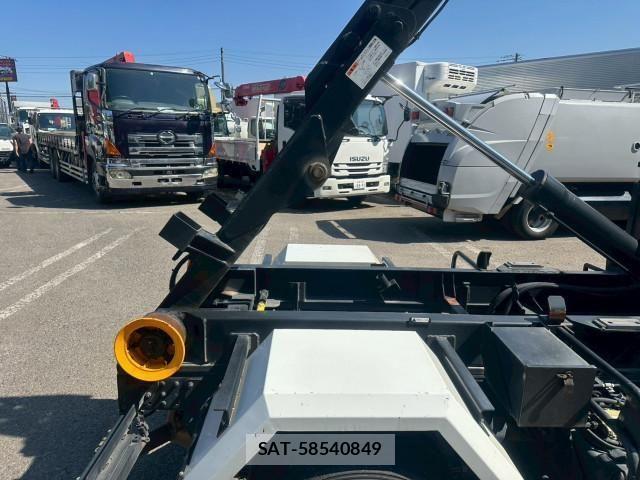Mitsubishi CANTER 2019-04 830065-9