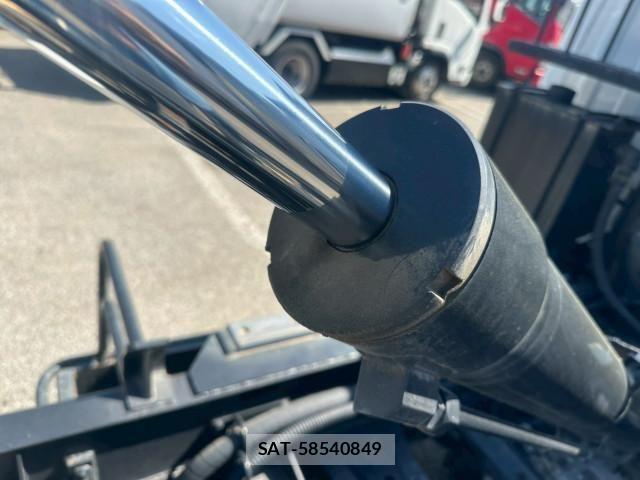 Mitsubishi CANTER 2019-04 830065-10