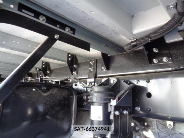 Mitsubishi CANTER 2023-09 453850-13