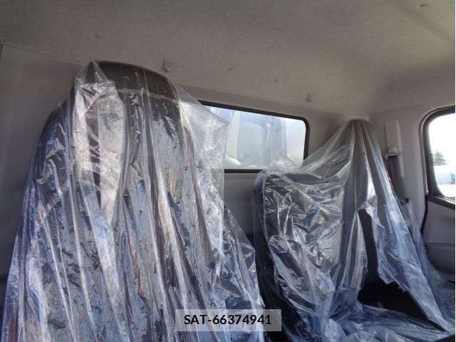 Mitsubishi CANTER 2023-09 453850-18