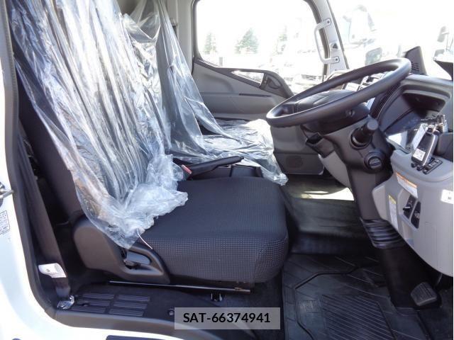 Mitsubishi CANTER 2023-09 453850-21