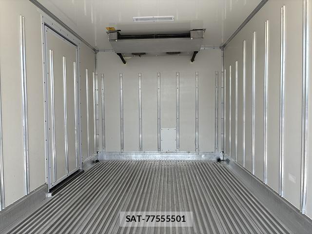 Mitsubishi CANTER 2017-12 606074-8