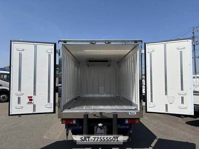 Mitsubishi CANTER 2017-12 606074-12