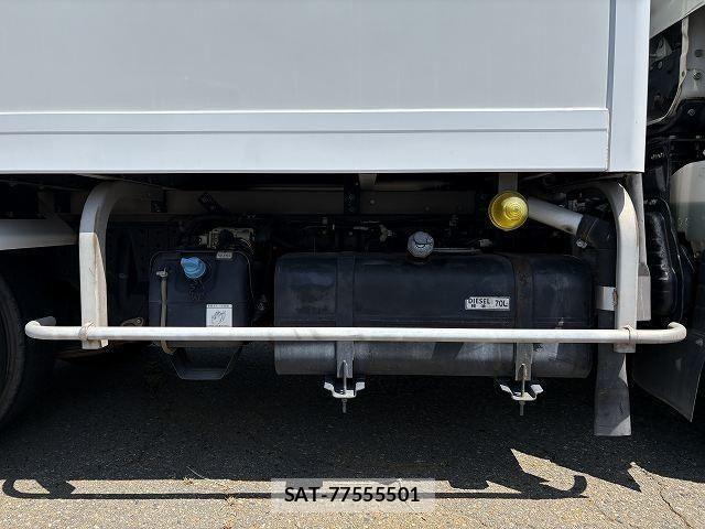 Mitsubishi CANTER 2017-12 606074-23