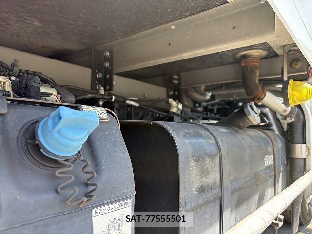Mitsubishi CANTER 2017-12 606074-25