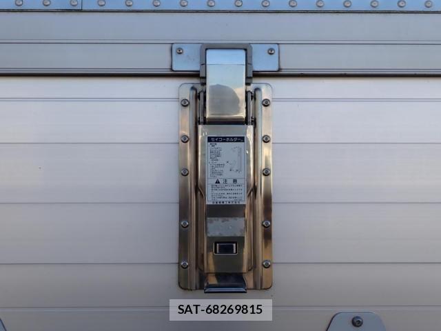 Mitsubishi CANTER 2019-02 858208-15