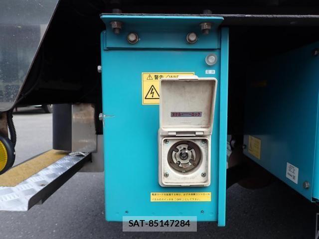 Mitsubishi CANTER 2018-05 1204833-15