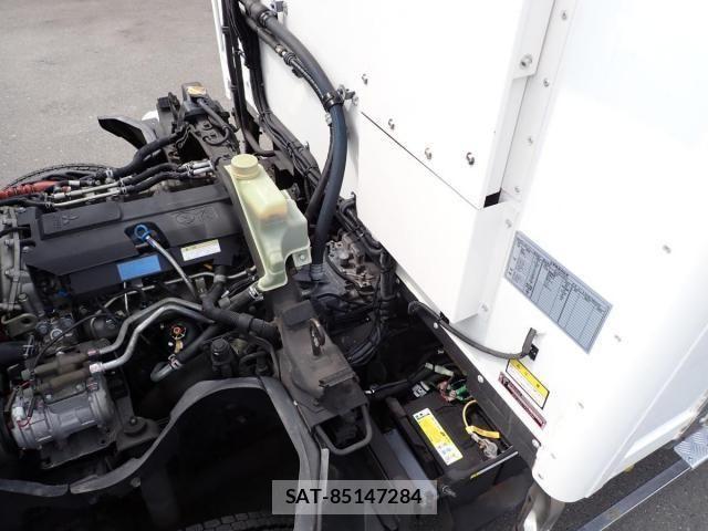 Mitsubishi CANTER 2018-05 1204833-17