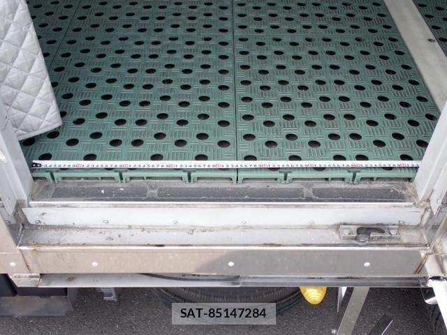 Mitsubishi CANTER 2018-05 1204833-21