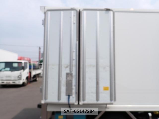 Mitsubishi CANTER 2018-05 1204833-27