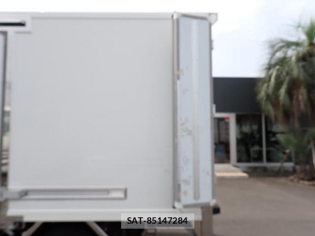 Mitsubishi CANTER 2018-05 1204833-29
