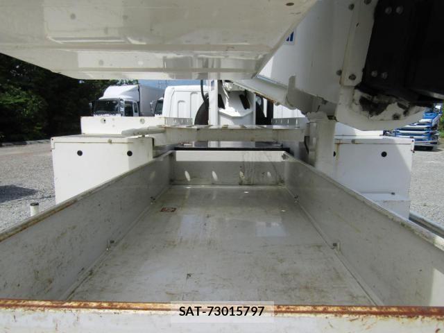 Mitsubishi CANTER 2017-12 405519-19