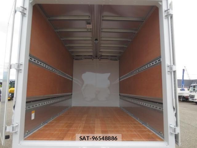 Mitsubishi CANTER 2023-06 405309-11