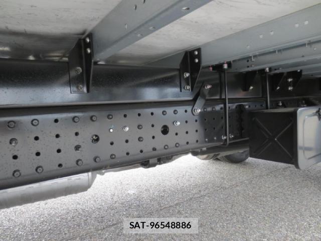 Mitsubishi CANTER 2023-06 405309-12