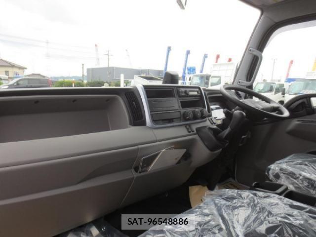 Mitsubishi CANTER 2023-06 405309-14