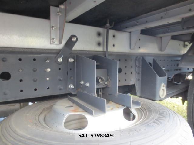 Mitsubishi CANTER 2022-01 695499-10