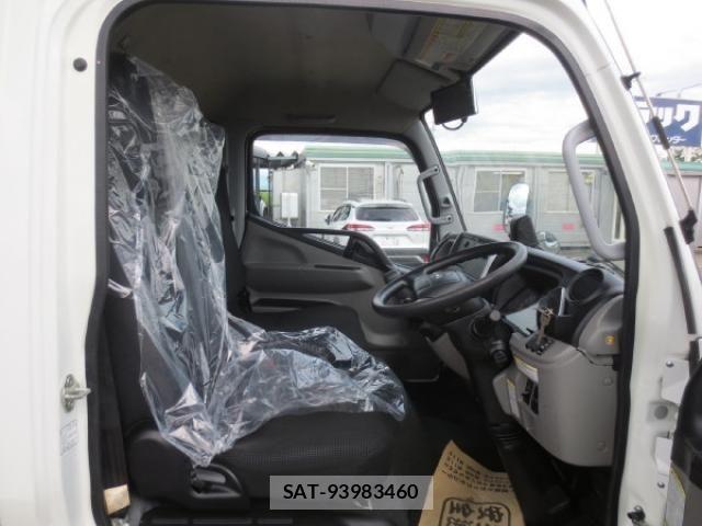 Mitsubishi CANTER 2022-01 695499-11