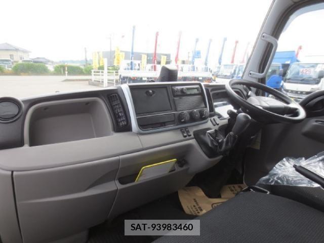 Mitsubishi CANTER 2022-01 695499-12