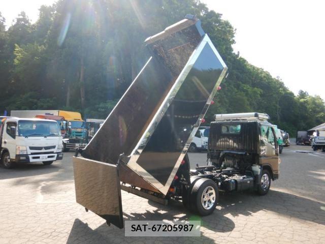 Mitsubishi CANTER 2017-03 1584892-12