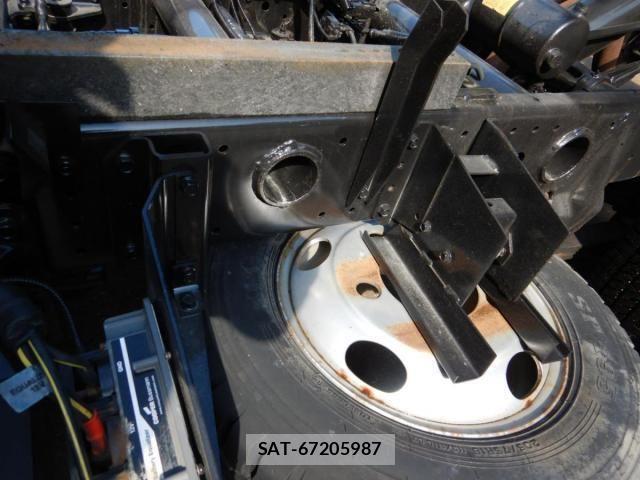 Mitsubishi CANTER 2017-03 1584892-21