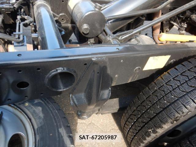 Mitsubishi CANTER 2017-03 1584892-22