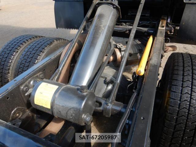 Mitsubishi CANTER 2017-03 1584892-27