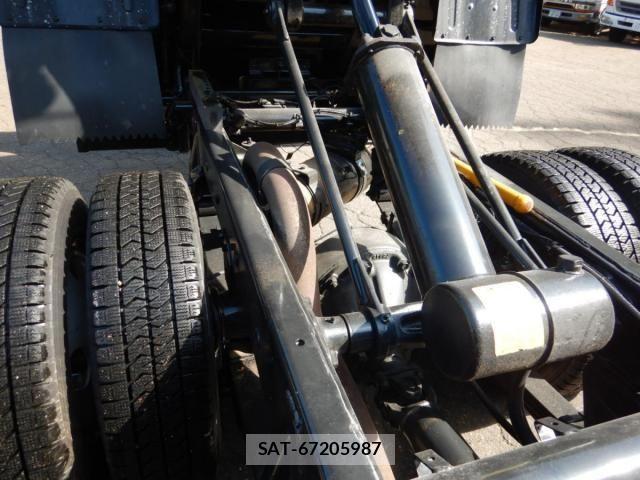 Mitsubishi CANTER 2017-03 1584892-29