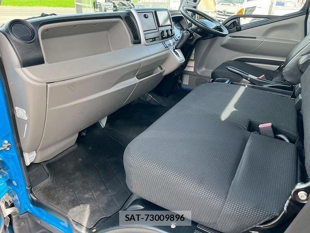 Mitsubishi CANTER 2017-02 1584868-24