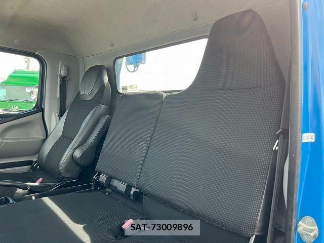 Mitsubishi CANTER 2017-02 1584868-25
