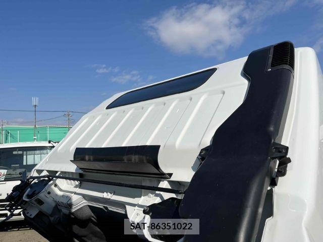 Mitsubishi CANTER 2013-11 1584879-17
