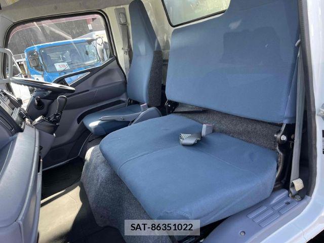 Mitsubishi CANTER 2013-11 1584879-22