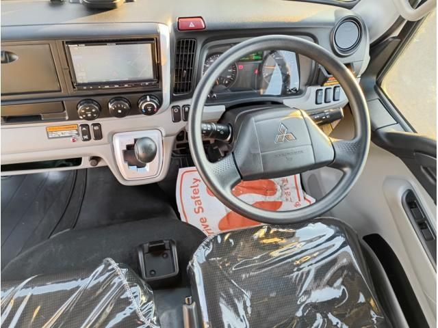 Mitsubishi CANTER 2019-07 1601667-23