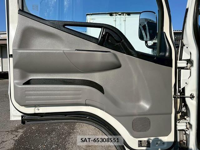 Mitsubishi CANTER 2017-05 1741604-22