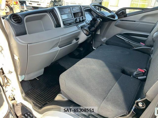 Mitsubishi CANTER 2017-05 1741604-23