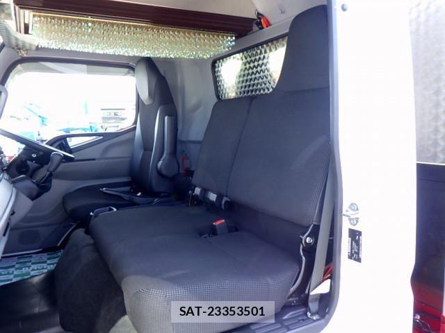 Mitsubishi CANTER 2023-04 1741474-11