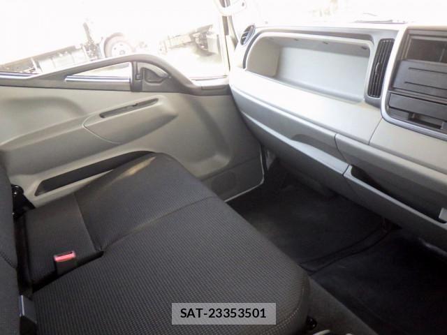 Mitsubishi CANTER 2023-04 1741474-22
