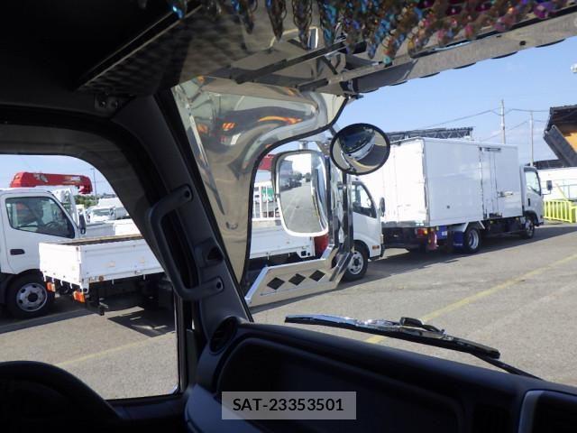 Mitsubishi CANTER 2023-04 1741474-24