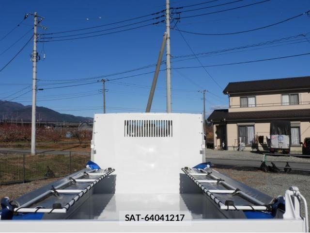 Mitsubishi CANTER 2017-12 1823073-12