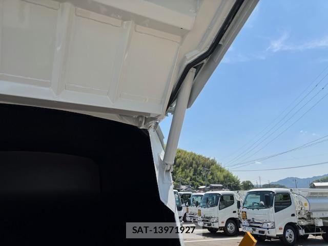 Mitsubishi CANTER 2025-04 2007152-12