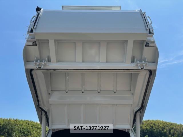 Mitsubishi CANTER 2025-04 2007152-14