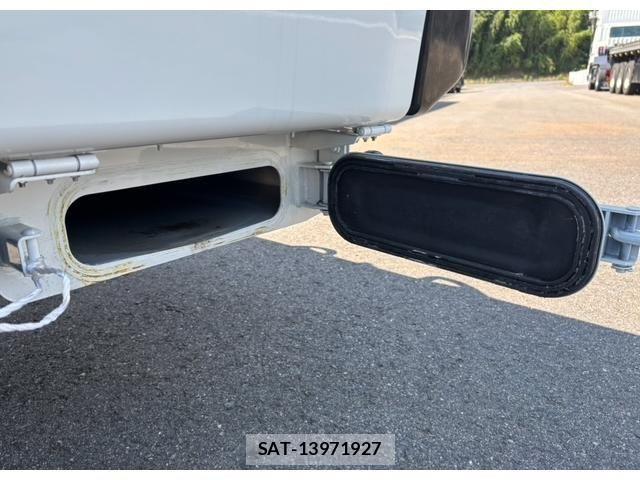 Mitsubishi CANTER 2025-04 2007152-15