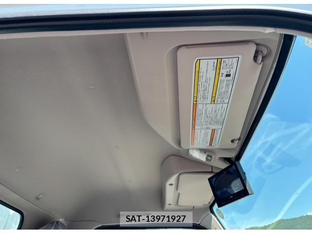 Mitsubishi CANTER 2025-04 2007152-22