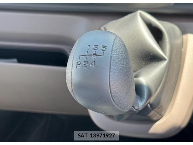Mitsubishi CANTER 2025-04 2007152-24