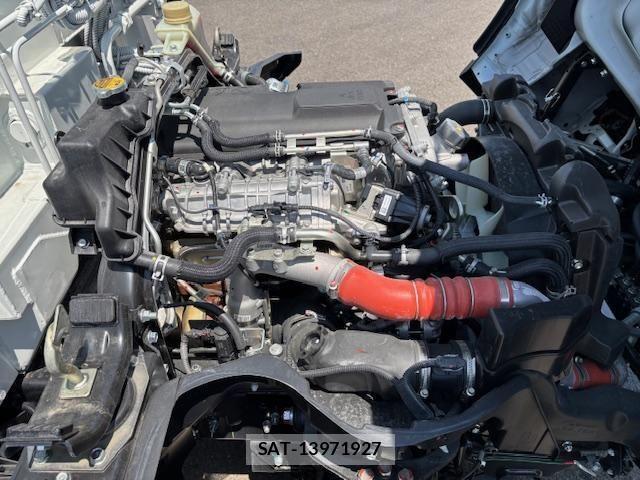 Mitsubishi CANTER 2025-04 2007152-28