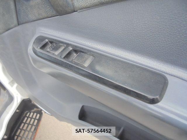 Mitsubishi CANTER 2013-04 2007173-9