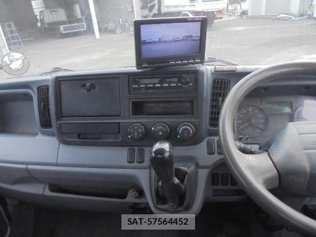Mitsubishi CANTER 2013-04 2007173-13